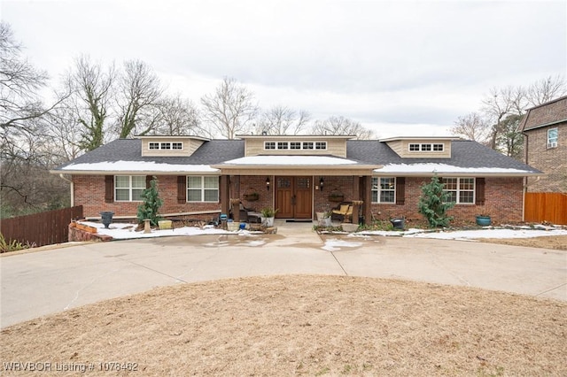 view of front of property with covered porch