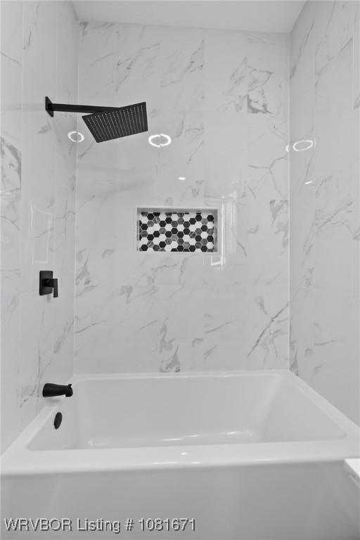179 E Grove St, Magazine, AR 72943 - full bath with tub / shower combination