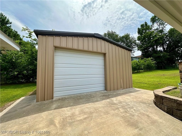 105 7th St, Paris, AR 72855 - detached garage with concrete driveway