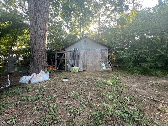 view of outbuilding