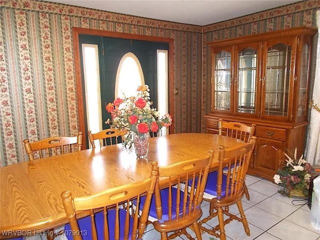 dining room featuring light tile patterned floors