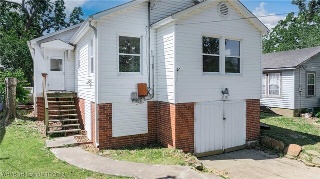 2105 S R St, Fort Smith, AR 72901 - exterior space featuring brick siding