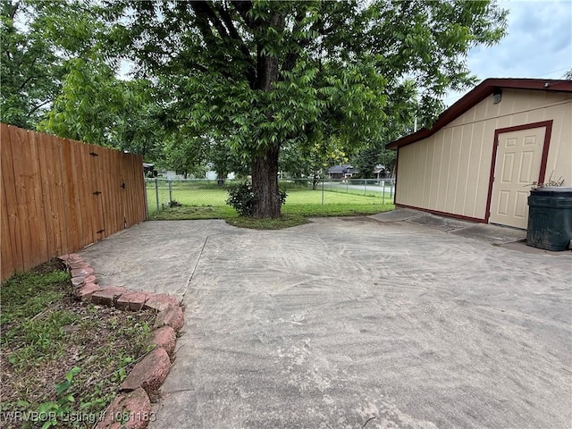 1304 S Elm St, Paris, AR 72855 - view of patio / terrace