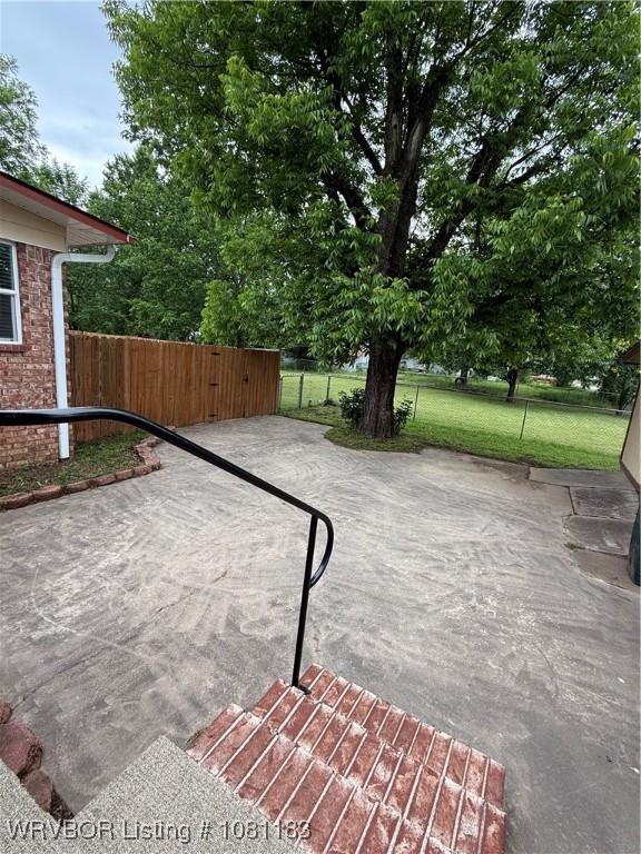 1304 S Elm St, Paris, AR 72855 - view of patio / terrace