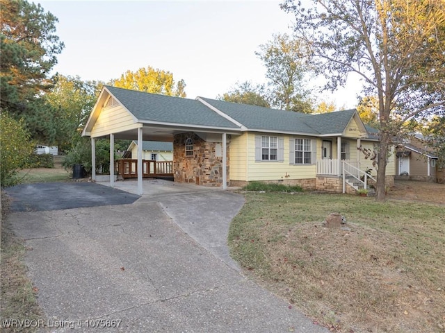 single story home with a carport