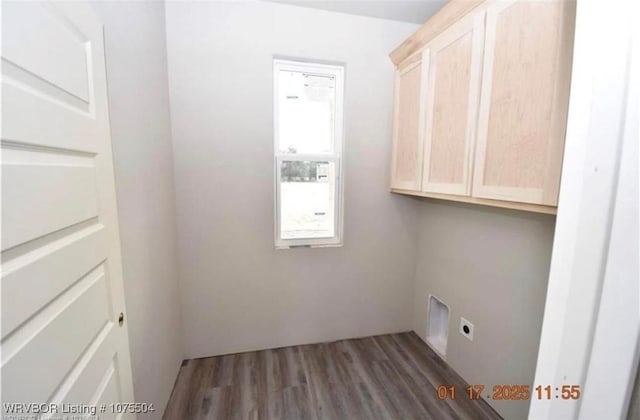 empty room featuring visible vents, recessed lighting, and wood finished floors