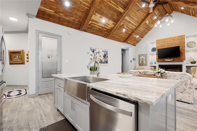 kitchen featuring a center island with sink, a sink, open floor plan, wood ceiling, and dishwasher