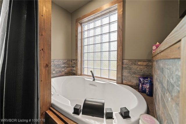465 Boyd Dr, New Blaine, AR 72851 - full bathroom featuring a tub