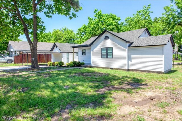 3305 Spradling Ave, Fort Smith, AR 72904 - ranch-style home featuring a shingled roof