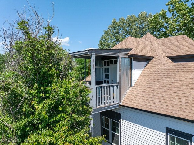 2101 Birnie Ave, Fort Smith, AR 72904 - exterior view of a shingled roof