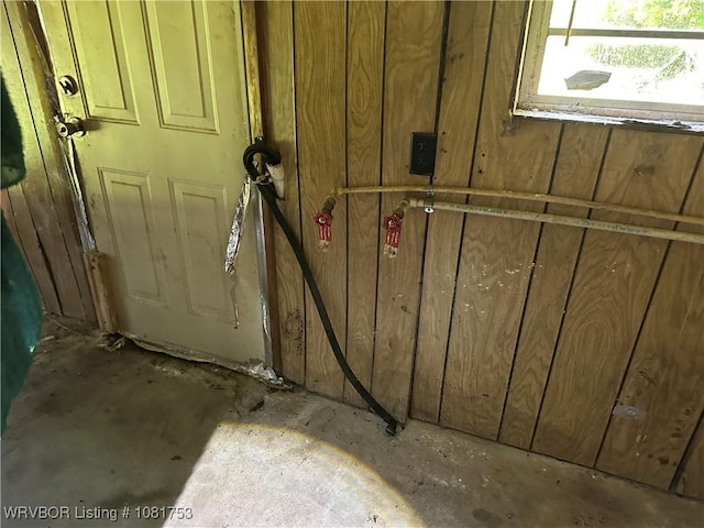 3329 Furry Way, Van Buren, AR 72956 - detailed view of wooden walls