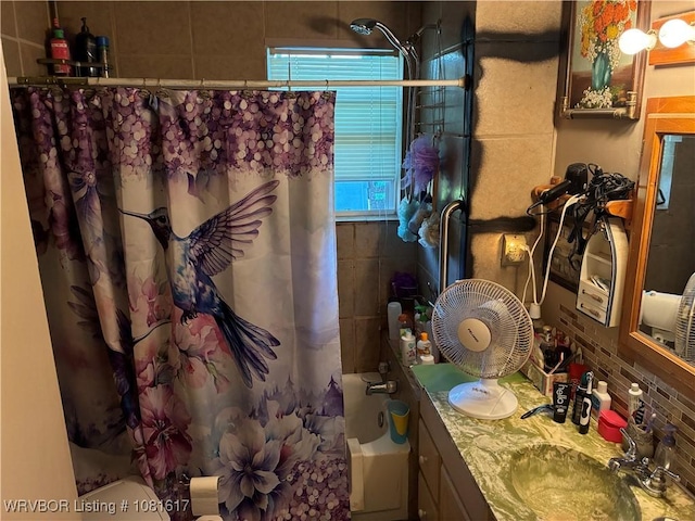 809 Owens St, Ozark, AR 72949 - full bath with shower / tub combo, plenty of natural light, and vanity