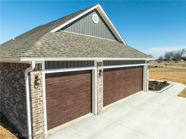 view of detached garage