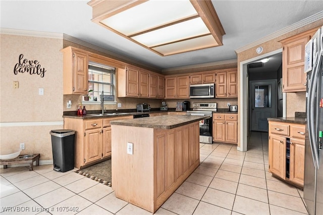 kitchen featuring a center island, sink, stainless steel appliances, light tile patterned floors, and ornamental molding