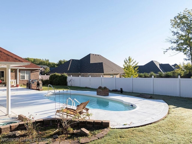 6408 Southfield Dr, Fort Smith, AR 72916 - view of pool with a fenced backyard, a fenced in pool, and a patio area