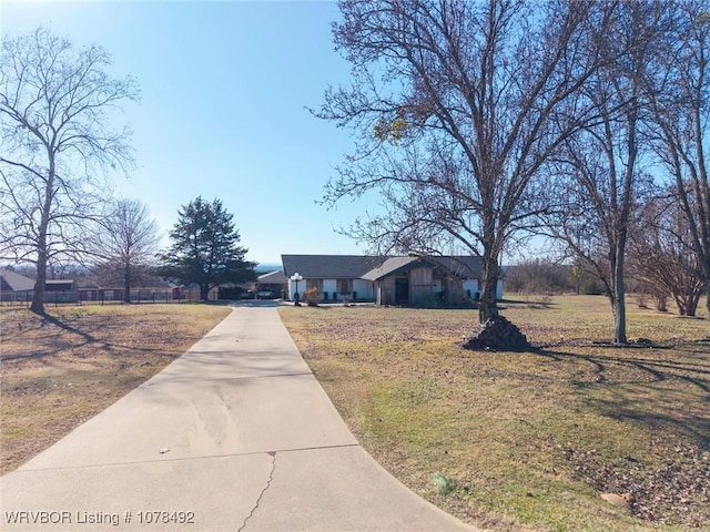 view of front of house with a front yard