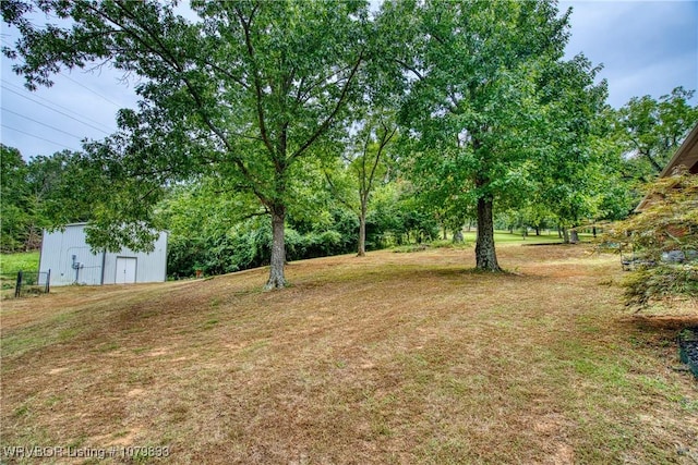 298 Bayou Rd, Fort Gibson, OK 74434 - view of yard featuring an outbuilding