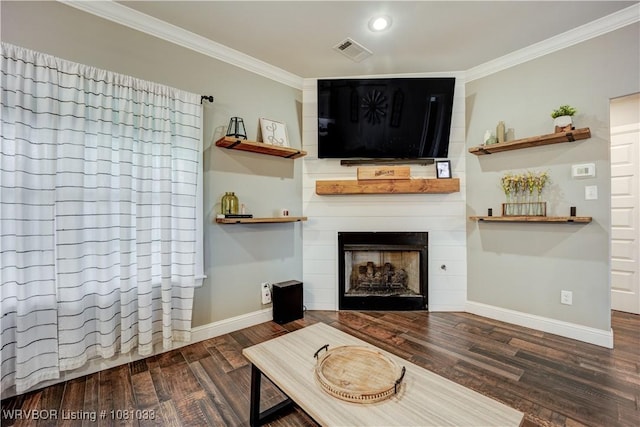 2803 Turtle Creek Dr, Lavaca, AR 72941 - living area featuring baseboards, crown molding, wood finished floors, a large fireplace, and recessed lighting