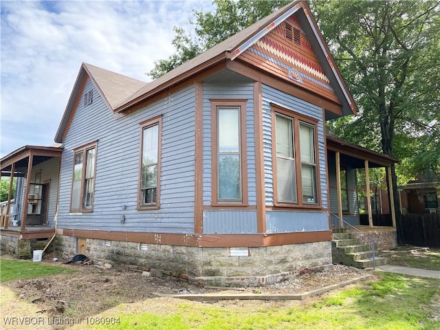 300 17th St, Fort Smith, AR 72901 - view of side of property with covered porch and crawl space