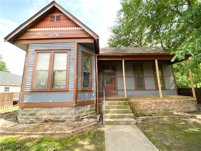 300 17th St, Fort Smith, AR 72901 - victorian home featuring covered porch and fence