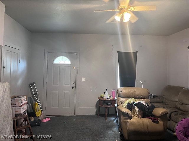 436 N Pine St, Waldron, AR 72958 - carpeted entryway featuring a ceiling fan