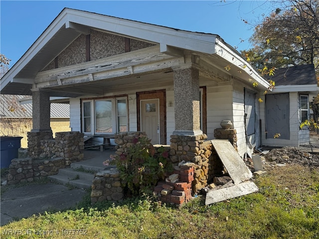1216 N 13th St, Fort Smith, AR 72901 - view of front of home with a porch
