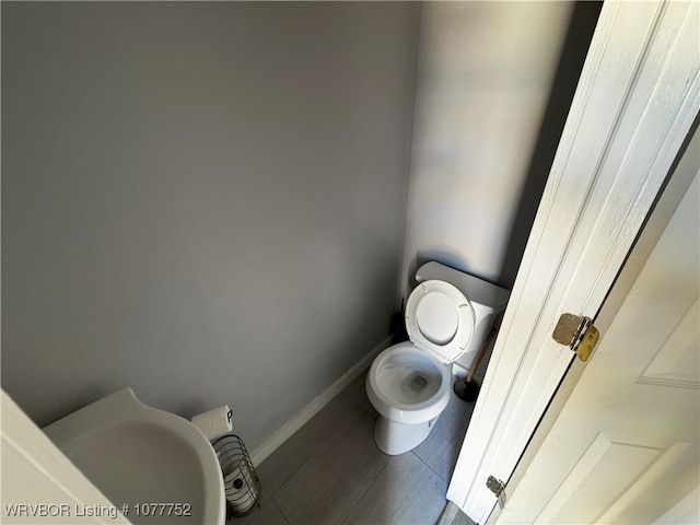 1216 N 13th St, Fort Smith, AR 72901 - bathroom with toilet