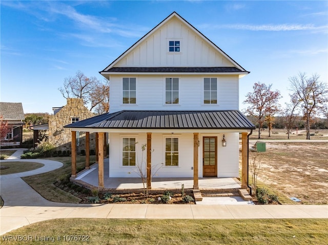 view of front of home featuring a porch