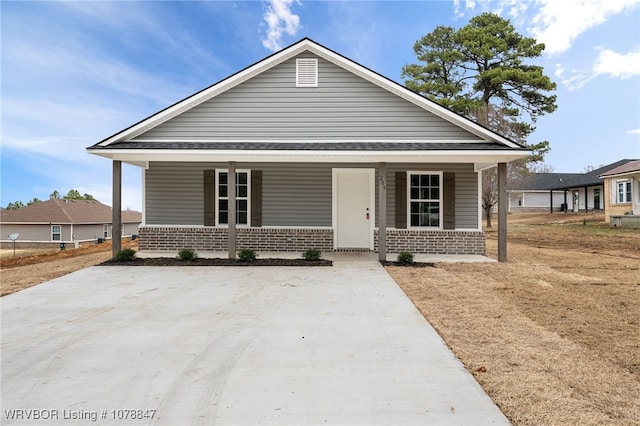 view of front of house with covered porch