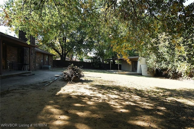 view of yard with a patio area