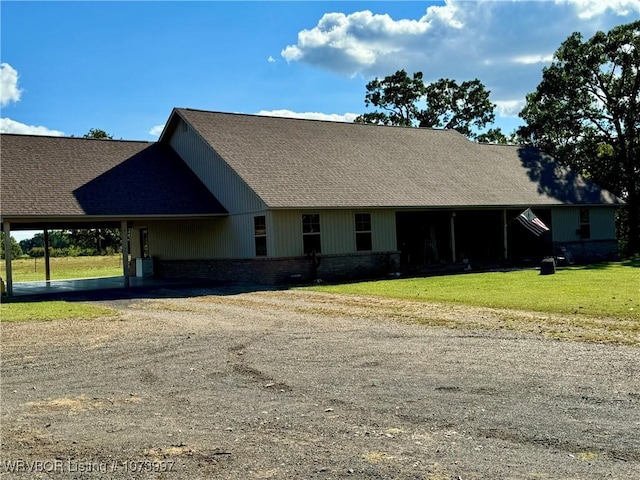 view of front of house featuring a carport