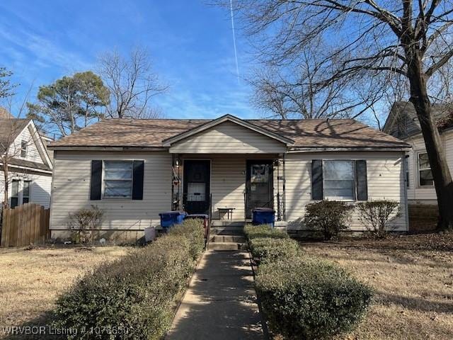 view of front of house with a front yard