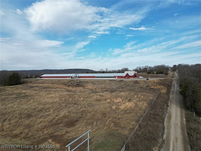 view of yard featuring a rural view