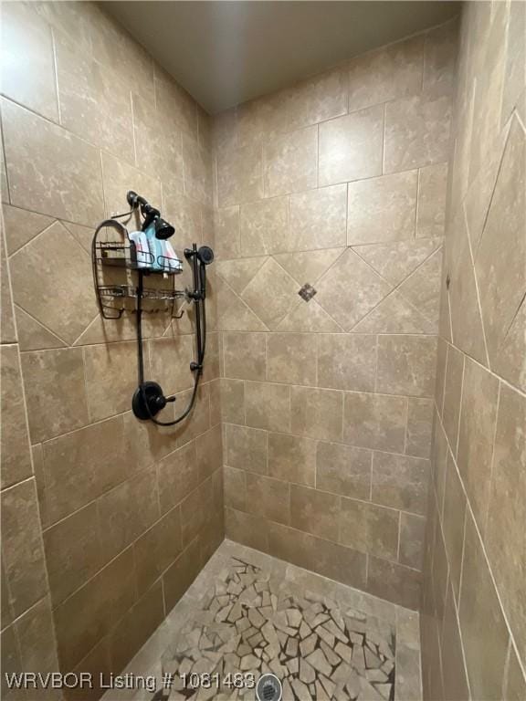 3414 Bugscuffle Rd, Lavaca, AR 72941 - full bathroom with a tile shower