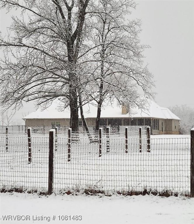 3414 Bugscuffle Rd, Lavaca, AR 72941 - view of front of home with a fenced front yard