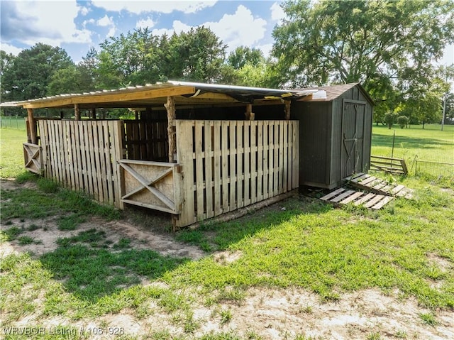 1141 Mountain Grove Ter, Alma, AR 72921 - view of outbuilding with an exterior structure