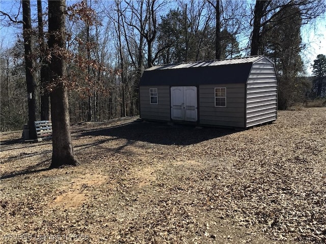 view of outbuilding