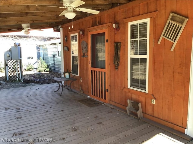 deck with ceiling fan