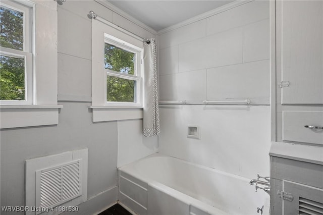 701 Witte St, Poteau, OK 74953 - bathroom with ornamental molding