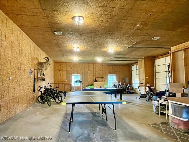 102437 S 4620th Rd, Sallisaw, OK 74955 - game room with concrete floors