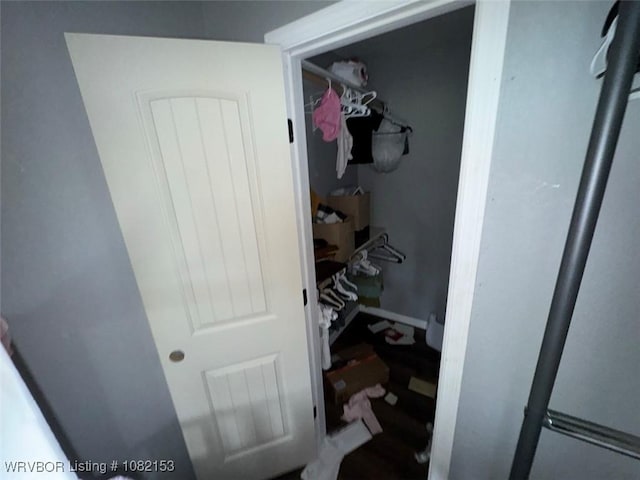 412 7th St, Barling, AR 72923 - view of closet