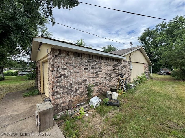 412 7th St, Barling, AR 72923 - view of home's exterior with a lawn