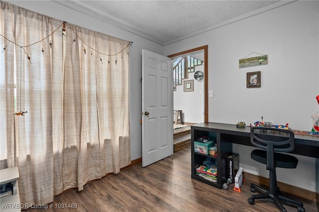 2650 Spielerville Rd, Paris, AR 72855 - office area featuring a textured ceiling and dark wood-type flooring