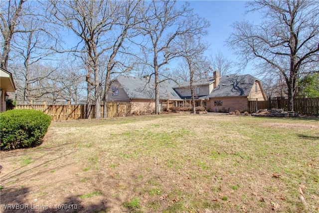 view of yard featuring fence