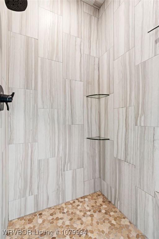 7907 Coltridge Way, Fort Smith, AR 72916 - bathroom with a tile shower