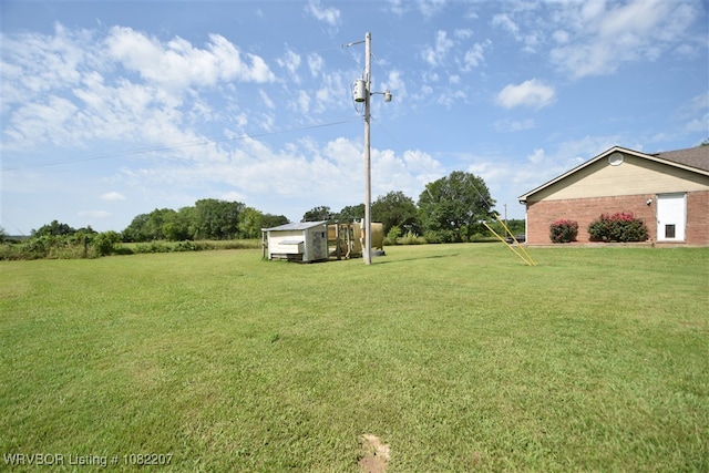 104527 S 4670th Rd, Sallisaw, OK 74955 - view of green lawn