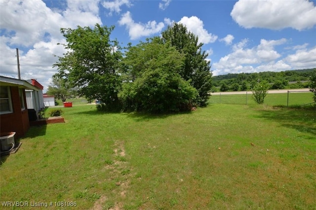 807 S 2nd St, Stilwell, OK 74960 - view of yard