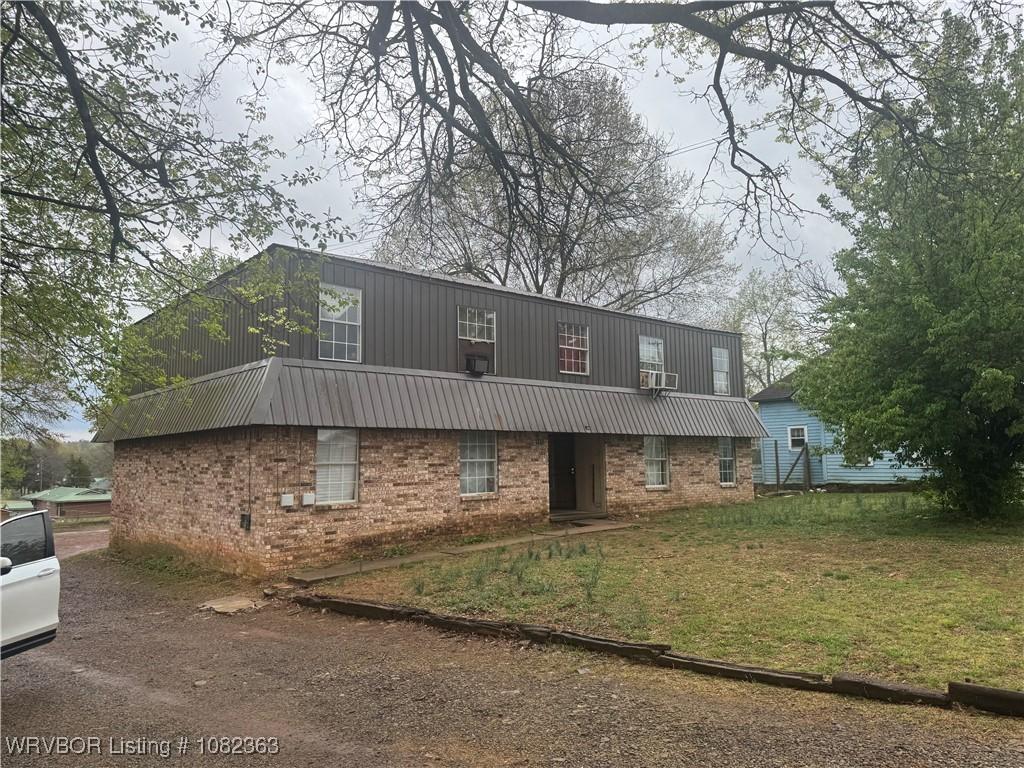 945 Elm St, Waldron, AR 72958 - photo 1