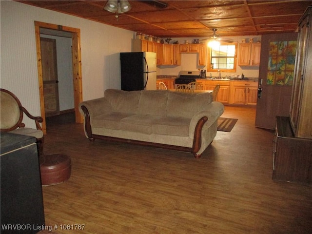 15632 Pink Twist Rd, Ozark, AR 72949 - living area featuring light wood finished floors, a ceiling fan, and wallpapered walls