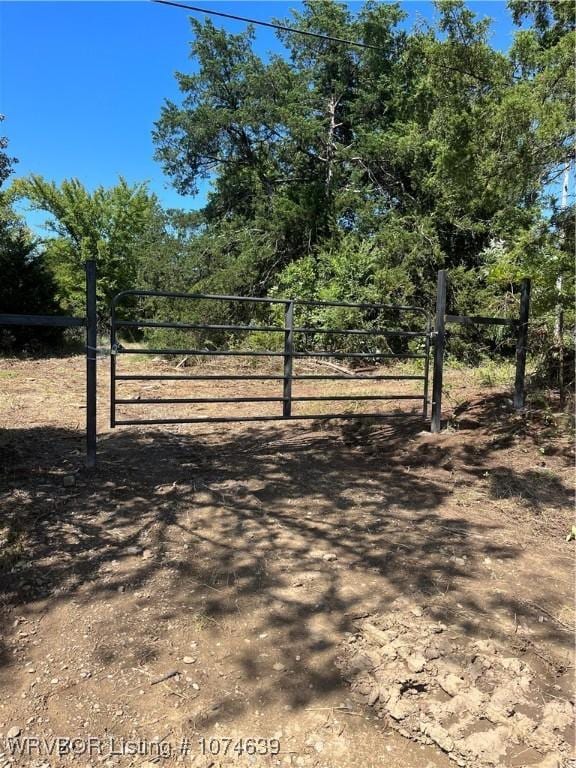 Listing photo 3 for TRACT2 E 1090th Rd, Henryetta OK 74437